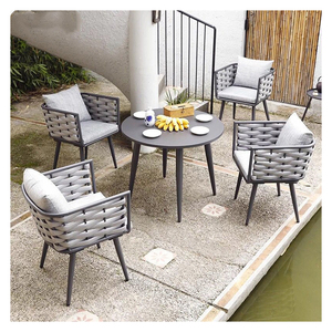 Conjunto de <span class=keywords><strong>Muebles</strong></span> de Jardín <span class=keywords><strong>para</strong></span> Patio, Mesa y Sillas de Exterior, 3 Piezas, Conjunto de <span class=keywords><strong>Muebles</strong></span> de Ratán Compacto <span class=keywords><strong>para</strong></span> Balcón Pequeño - Product Image 1