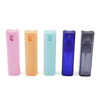 Échantillon Gratuit – Nettoyant Portable pour Téléphone, Bouteille en Plastique 10ml, Multicolore, Givré, avec Pompe Pulvérisatrice et Bouchon Séparé – Idéal pour Sérum, Lotion, Shampooing
