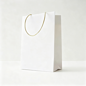Sacs en papier écologiques personnalisés avec poignées, recyclables, pour l'emballage de cadeaux, de t-shirts et de robes pour les boutiques de vêtements - Product Image 1