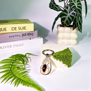 Llavero de Resina con Espécimen de Araña Real de Alta Calidad, Brilla en la Oscuridad, Novedad para Hombres, Llaveros Promocionales con Mosquetón - Product Image 5