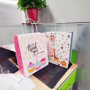 Bolsas de Regalo Navideñas Personalizadas al por Mayor con Logotipo, Bolsa de Compras, Bolsa de Papel para Tienda de Ropa - Product Image 2