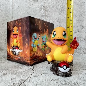 Figurine d'action Anime Charmander en PVC, modèle de collection avec base en roche, Poké Ball, décoration de bureau, cadeaux pour enfants, Japon - Product Image 2