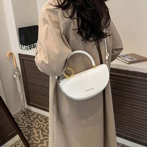 Crossbody Single-shoulder <b>Saddle</b>-style Bag with an Underarm Strap, Fashionable and Casual, Large Capacity, Handbag for Women - Product Image 2