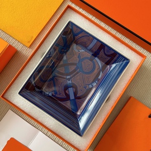 Modern Japandi Ceramic Square Desktop <b>Ashtray</b> with High Temperature Resistance for Hotels - Product Image 3