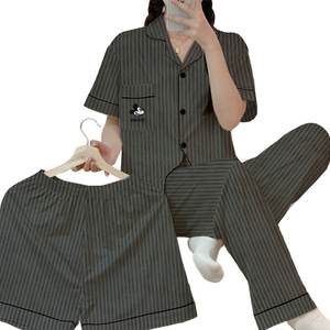 <span class=keywords><strong>Pigiama</strong></span> morbido in tre pezzi a maniche corte estivo da donna con stampa di Topolino grigio di alta qualità per la famosa casa all'ingrosso - Product Image 1