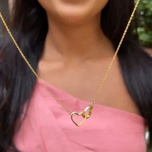Collar de tarot chapado en oro de 18k con diseño de cruz, política de precios multinivel, relleno de resina de color, chapado al vacío estándar. - Product Image 2
