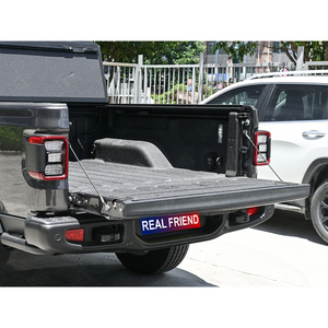 Pick-up Wrangler Derivé Gladiator pour le transport de vélos, de matériel nautique, pour les voyages en camping-car, les loisirs en plein air et l'utilisation sur les chantiers - Product Image 2