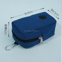 Accessoire polyvalent de promenade pour chien: pochette distributrice de sacs à crottes et sac à friandises, mains libres avec clip de ceinture, Oxford durable pour une utilisation en extérieur
