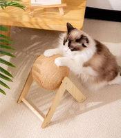 Balle à gratter pour chat en sisal moderne avec support en bois - Jouet interactif pour gratter pour une utilisation en intérieur/extérieur, sisal naturel durable