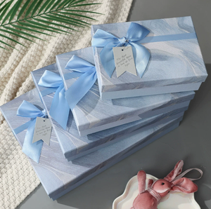 Boîte cadeau bleu aquarelle avec nœud papillon, boîte cadeau d'accompagnement d'anniversaire, boîte d'emballage cosmétique avec couvercle toutes saisons, fabricant de boîtes cadeaux - Product Image 2