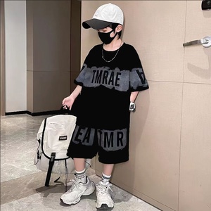 Completo Estivo per Ragazzi 2026: Set Maglietta e Pantaloncini in Misto Cotone con Motivo a Lettere, Stile Sportivo ed Elegante - Product Image 6