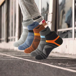 Chaussettes de sport les plus vendues, nouvelle arrivée, chaussettes de sport respirantes à vendre, chaussettes de sport imprimées en tricot de haute qualité - Product Image 2