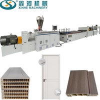 Certificat CE PVC WPC Cadre de panneau de porte 500-600 kg/h Extrudeuse en plastique directement du fabricant