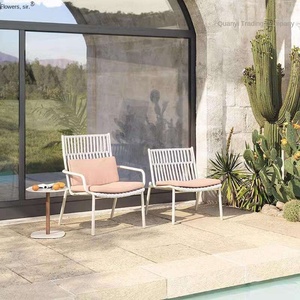 Chaise d'extérieur en trois pièces en métal et rotin Tabouret haut et <span class=keywords><strong>bas</strong></span> pour cour, jardin, <span class=keywords><strong>terrasse</strong></span>, hôtel, restaurant, bar, café, canapé - Product Image 1