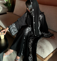 Abaya de Luxe Personnalisée de Dubaï pour Femme Style Modeste Cardigan Ouvert sur le Devant Manteau avec Ensemble Hijab Intérieur Abayas Kaftan ODM Musulman pour l'Aïd