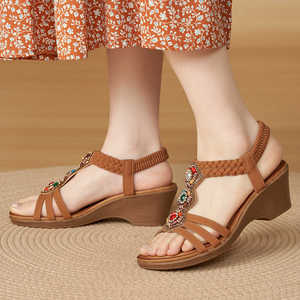 รองเท้าแตะแบบสวมสีน้ำตาล สวมใส่สบาย เหมาะสำหรับฤดูร้อน ฤดูใบไม้ผลิ ฤดูใบไม้ร่วง ประดับด้วยคริสตัลและลูกปัด สายรัดรูปตัว T - Product Image 4