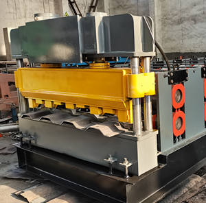 Macchina per la Formatura di Pannelli per Container o Auto 2026 - Product Image 1