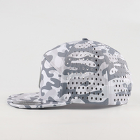 Casquette Snapback 6 Panneaux Personnalisée pour le Golf, la Pêche et le Sport, Imperméable, Perforée au Laser, avec Patch PVC de Haute Qualité – Vente en Gros