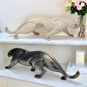 Figura Decorativa de Leopardo Caminando, Arte Nórdico Abstracto, Resina Epoxi, Hecha a Mano, Adorno para Decoración del Hogar, Personalizada, para Vinoteca - Product Image 3