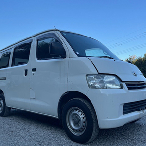 Vehículo Comercial Compacto de Alta Calidad, Diseño de Camioneta, Autos Usados Toyota Townace - Product Image 1