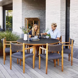 Juego de mesa y sillas de comedor de teca para exteriores, muebles de jardín impermeables para patios y patios traseros - Product Image 1