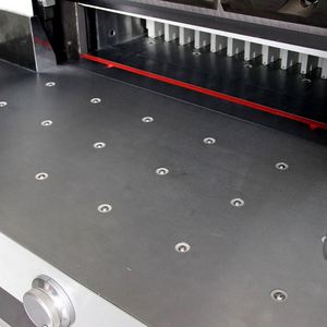 ST-6810L Professional Manufacturer Heavy Duty 680mm <b>Hydraulic</b> Paper <b>Cutter</b> Paper Cutting Machine - Product Image 4