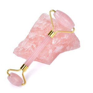 Tenu dans la main de pierres précieuses en cristal naturel rouleau masseur facial de <span class=keywords><strong>visage</strong></span> de <span class=keywords><strong>jade</strong></span> rouleau de peau de <span class=keywords><strong>massage</strong></span> - Product Image 3
