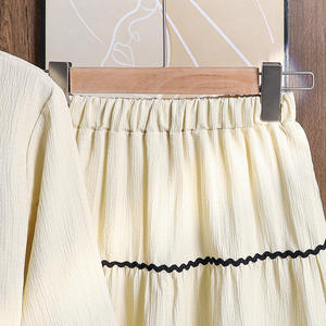 Ensemble de vêtements pour filles style automne, <span class=keywords><strong>haut</strong></span> à manches longues avec nœud devant et jupe à ourlet en dentelle, nouveau produit transfrontalier pour la <span class=keywords><strong>collection</strong></span> Amazon - Product Image 4