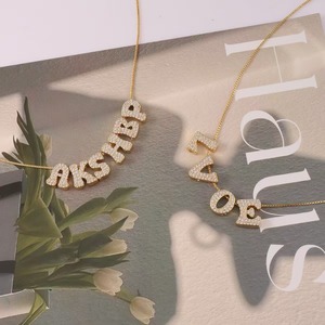 Nouveau pendentif à 26 lettres anglaises tendance avec zircone, accessoires exquis dorés pour bracelets et colliers DIY - Product Image 2