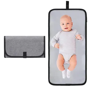 工厂批发OEM灰色防水尿布更换垫与内置枕头婴儿旅行可水洗