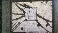 Machine de décapsulation laser pour retirer la couche d'encapsulation des dispositifs semi-conducteurs encapsulés dans du plastique