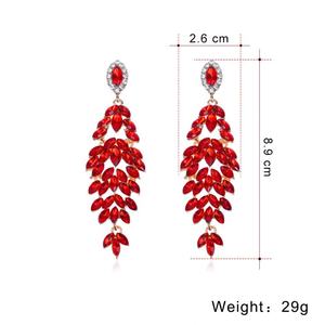 ต่างหูห้อยประดับคริสตัลรูปทรงมาร์ควิส แรด และผีเสื้อ ดีไซน์หรูหรา ชุบทอง สำหรับผู้หญิง แฟชั่นทันสมัย เหมาะสำหรับโอกาสพิเศษ - Product Image 3