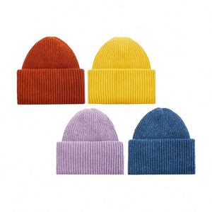 Gorros de Punto Personalizados con Logotipo Bordado, Unisex, para Invierno, de Color Sólido - Product Image 1