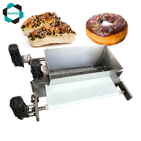 Nouvelle machine automatique GUSU pour étaler et saupoudrer les noix pour les produits chocolatés, alimentée par prise électrique