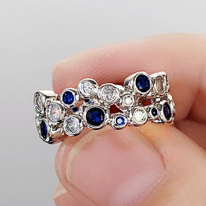 Anello Geometrico Q164 in Argento 925 con Zaffiro Taglio Brillante Rotondo, Montatura a Castone, Gioiello Unisex per Matrimonio - Product Image 4