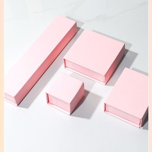 Boîte à bijoux de qualité supérieure avec couvercle rabattable, fermeture magnétique bleue, boîte rigide en carton élégante et écologique, ouverture par rabat pour bijoux - Product Image 2