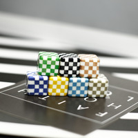 Perles carrées en acrylique colorées à motif damier en gros pour bracelets faits main, chaînes de téléphone et accessoires de porte-clés