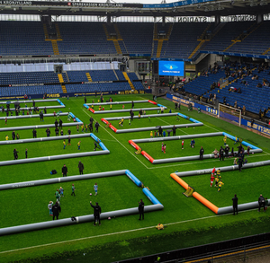 Terrain de football gonflable à double colonne pour 3v3, 5v5, 7v7, idéal pour la rue - Grande Vente - Product Image 3