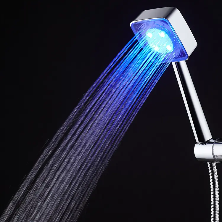 Soffione doccia filtrato soffione doccia ad alta pressione Turbo con cambio colore a Led portatile