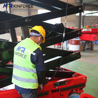 Plateforme de travail aérienne mobile à ciseaux télescopique stable avec vérins hydrauliques pour la maintenance des brasseries et la rénovation des entrepôts frigorifiques