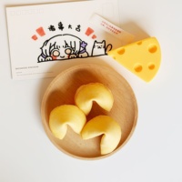 Snacks asiatiques en gros de délicieux biscuits Lucy emballés individuellement Fortune Cookies avec texte et saveur différente