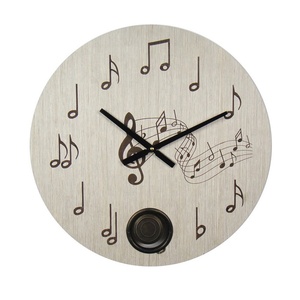 Horloge murale à pendule en bois décorative vintage de petite taille de 50 cm (20 pouces) avec un design de <span class=keywords><strong>carte</strong></span> du <span class=keywords><strong>monde</strong></span> - Product Image 6