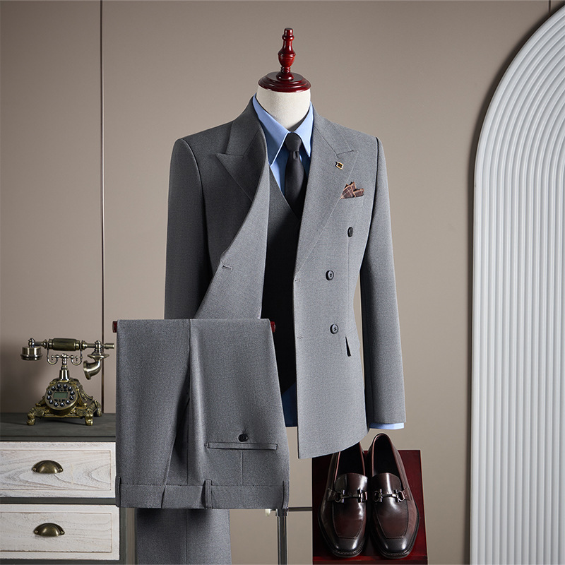 Gris medio [traje + chaleco + pantalón]