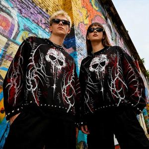 Sudadera de cuello redondo estilo urbano atrevido con estampado digital de calaveras y esqueletos, 100% algodón, hombros caídos, remaches y diseño oversize, novedad 2026 - Product Image 3