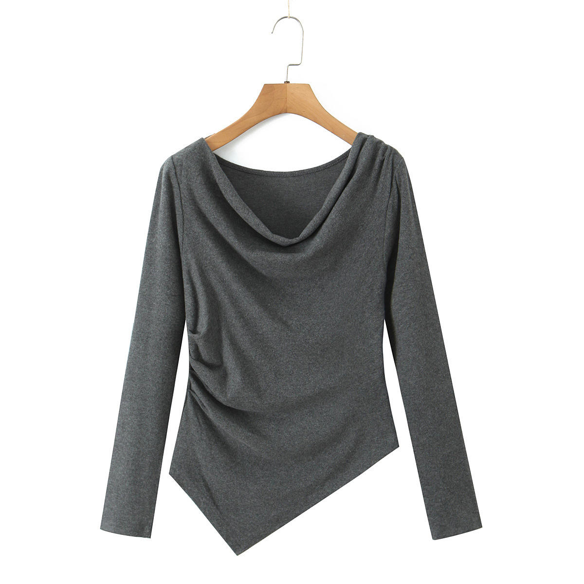 เสื้อสีเทา