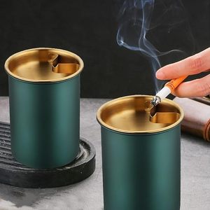 ที่เขี่ยบุหรี่ในรถยนต์แบบมีโลโก้สั่งทำพิเศษ พร้อมฝาปิดแน่นหนา ใช้ได้กับที่วางแก้วอเนกประสงค์ พกพาสะดวก ป้องกันกลิ่น สำหรับรถยนต์และรถบรรทุก - Product Image 3