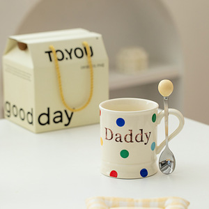 Taza de Café de Cerámica Simple con Diseño de Puntos para Parejas, Blanca, 410 ml de Capacidad, Apta para Lavavajillas, para el Día de la Madre, el Día del Padre, Aniversario - Product Image 1