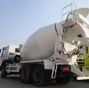Camion malaxeur à béton d'usine : Machine de mélange de ciment efficace pour la production de béton - Product Image 1