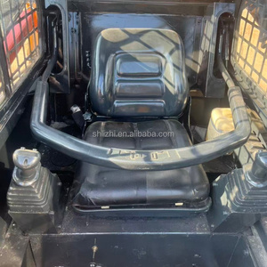 Minicargadora Usada de Marca Líder XC770K de 75kW para Remoción de Nieve, Mantenimiento Municipal y Trabajos con Múltiples Accesorios, Bajo Precio y Pocas Horas de Uso - Product Image 3