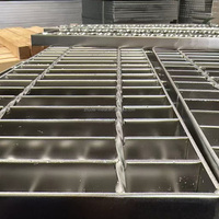 Grille en acier à mailles ouvertes, plateforme de passage robuste, revêtement de sol, couvercle de drainage, grille en barres galvanisées pour les stations de traitement des eaux